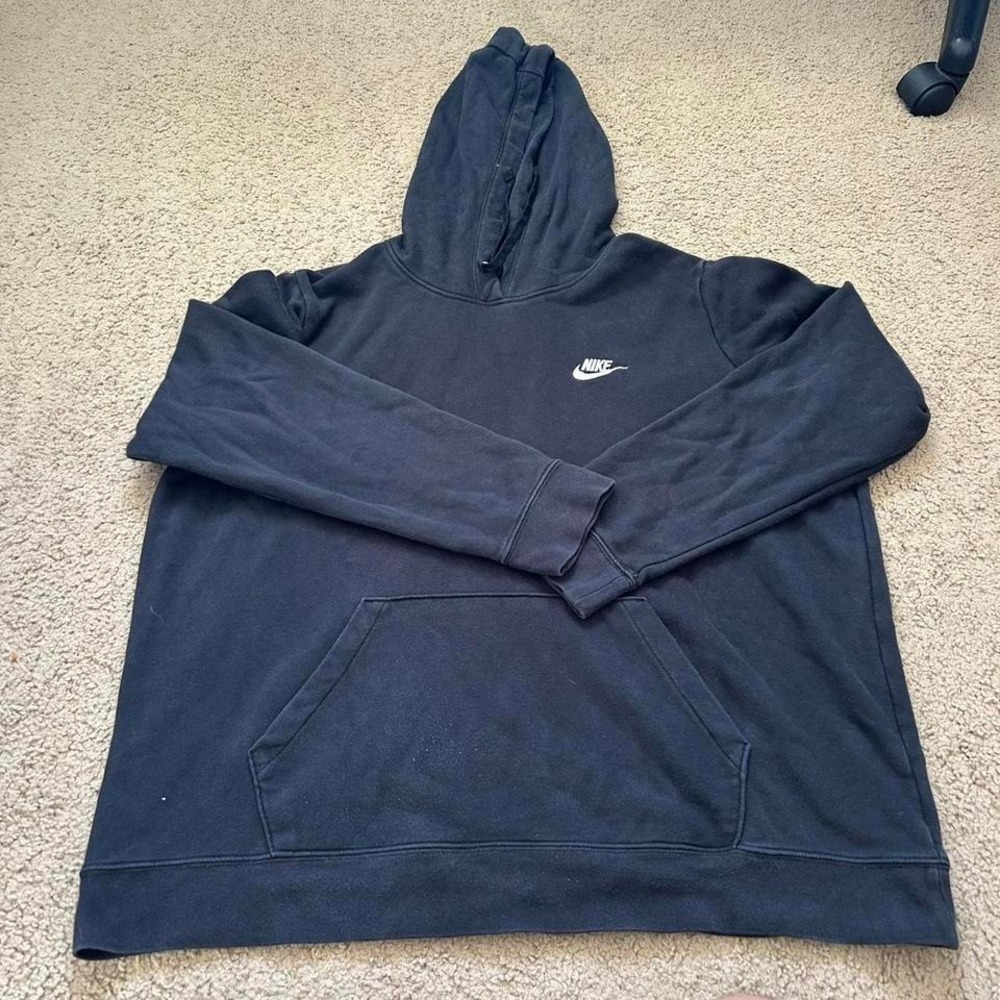 Black Nike hoodie with embroidered logo‎